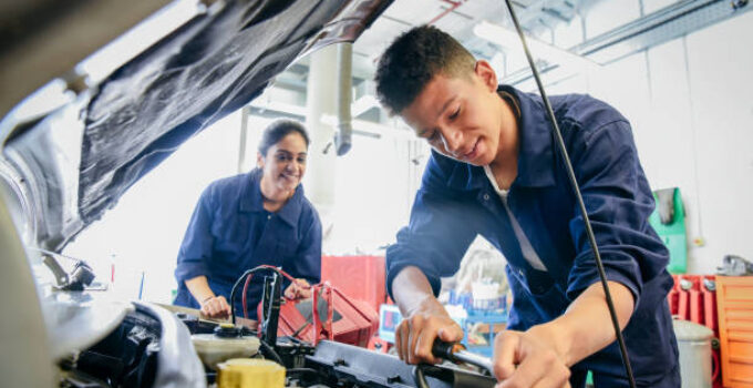 Earn £38,000/yr as a Skilled Mechanic – UK Visa Sponsorship 2025